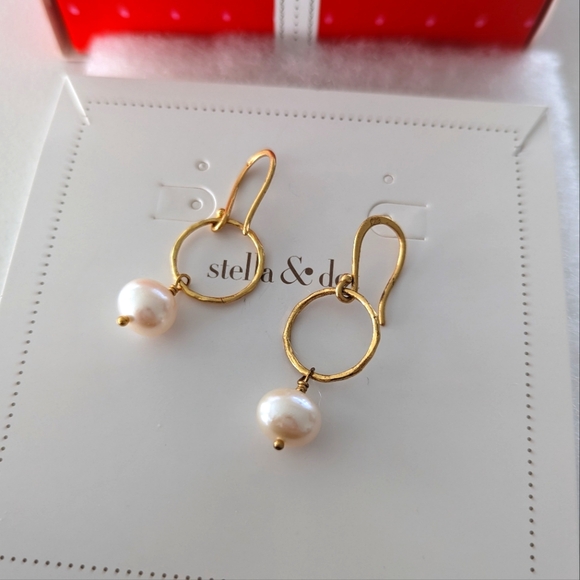 Stella & Dot Jewelry - Stella & Dot Gold Grace Pearl Earrings